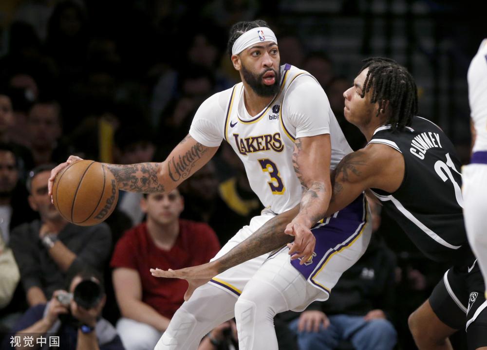 在场上的选 在场上的选