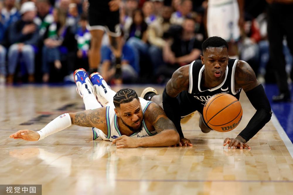 球的争夺中 球的争夺中