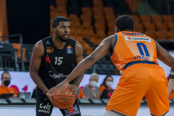 手防守的吗 手防守的吗